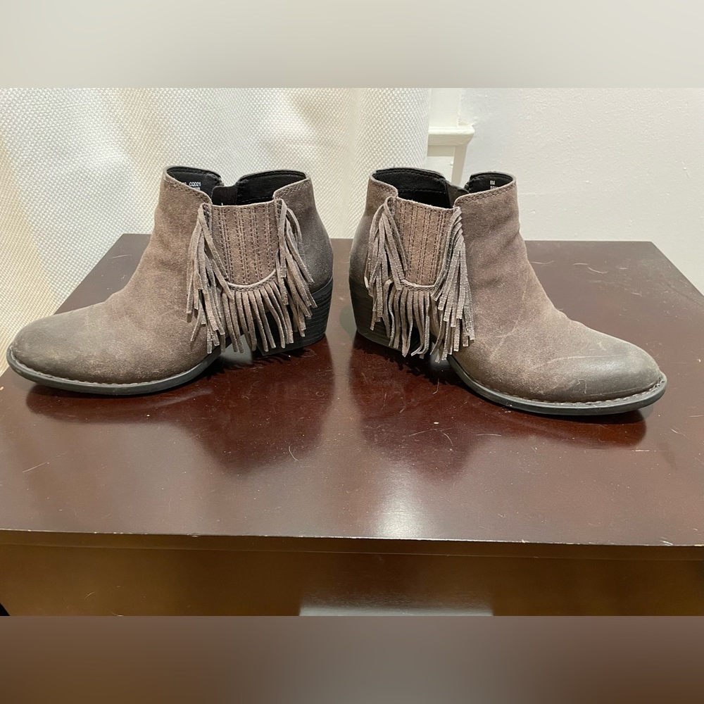 Born Danni fringe boots EUC